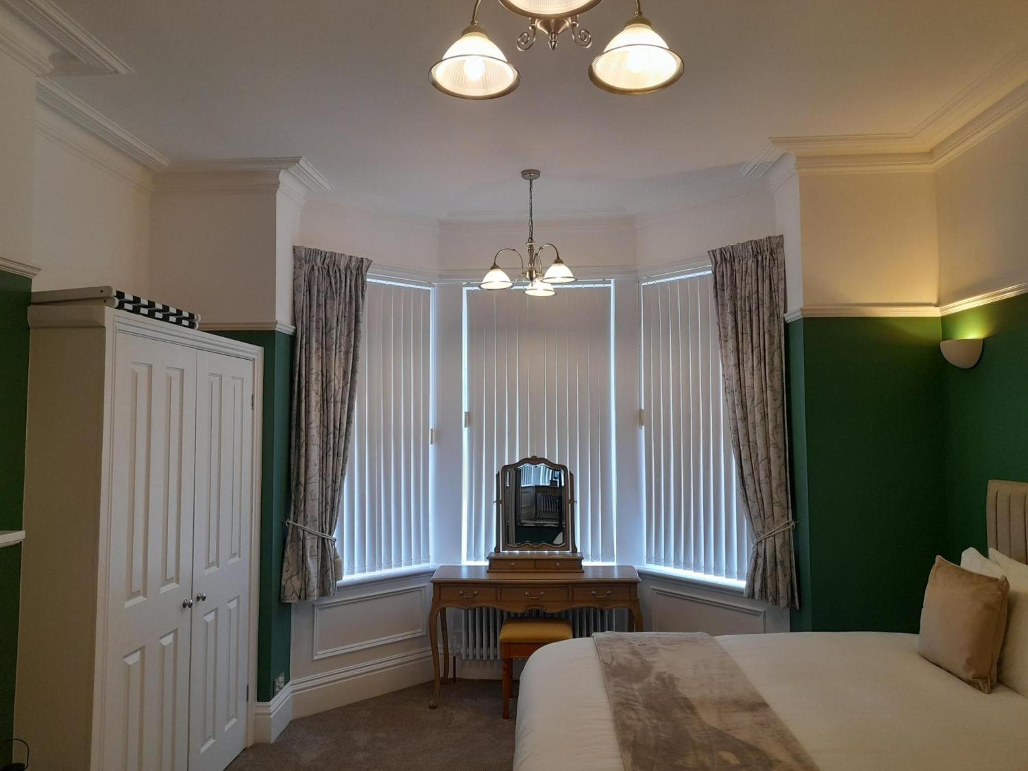 Crescent Lodge Guest House Whitby Room photo