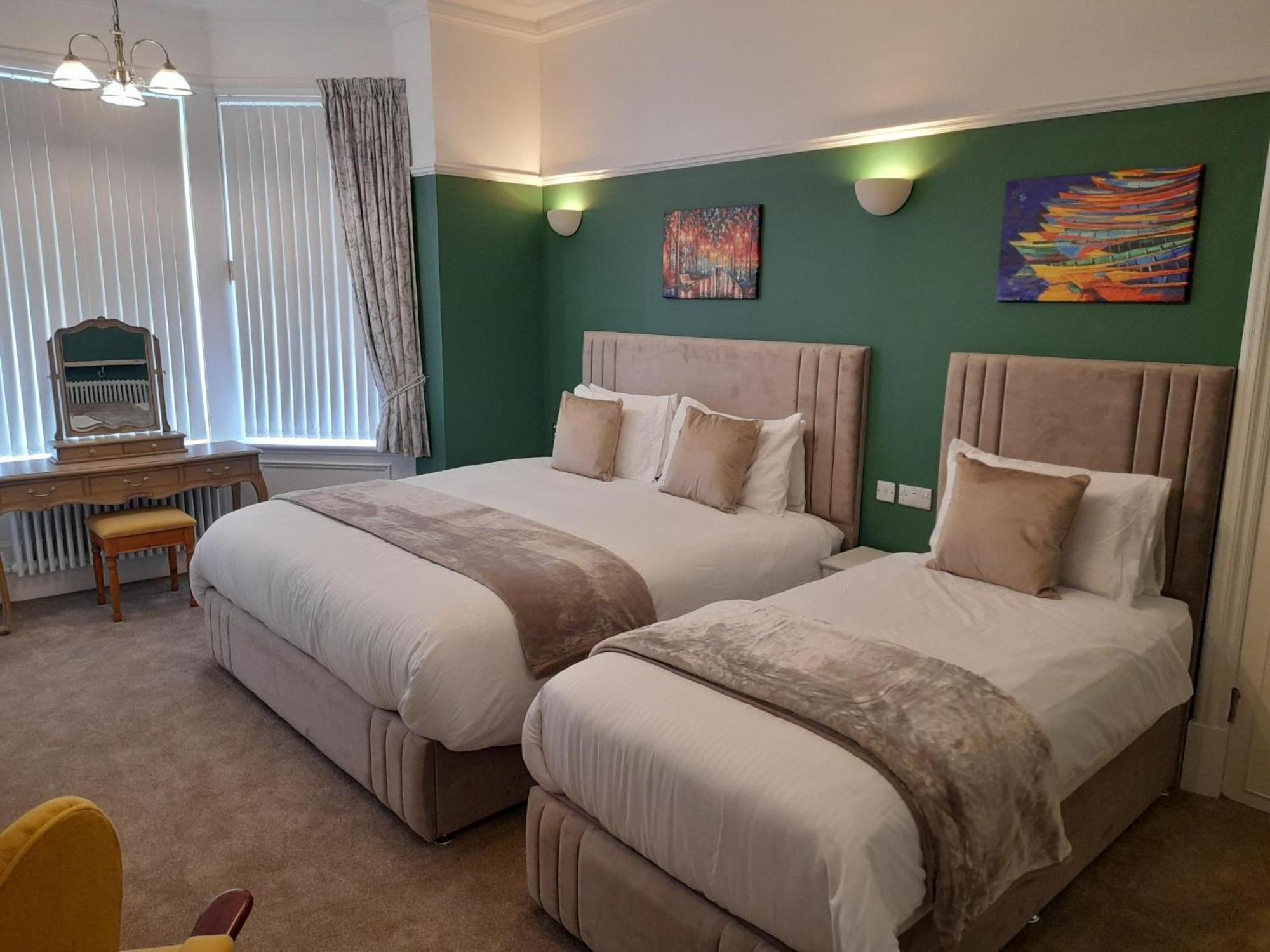Crescent Lodge Guest House Whitby Room photo