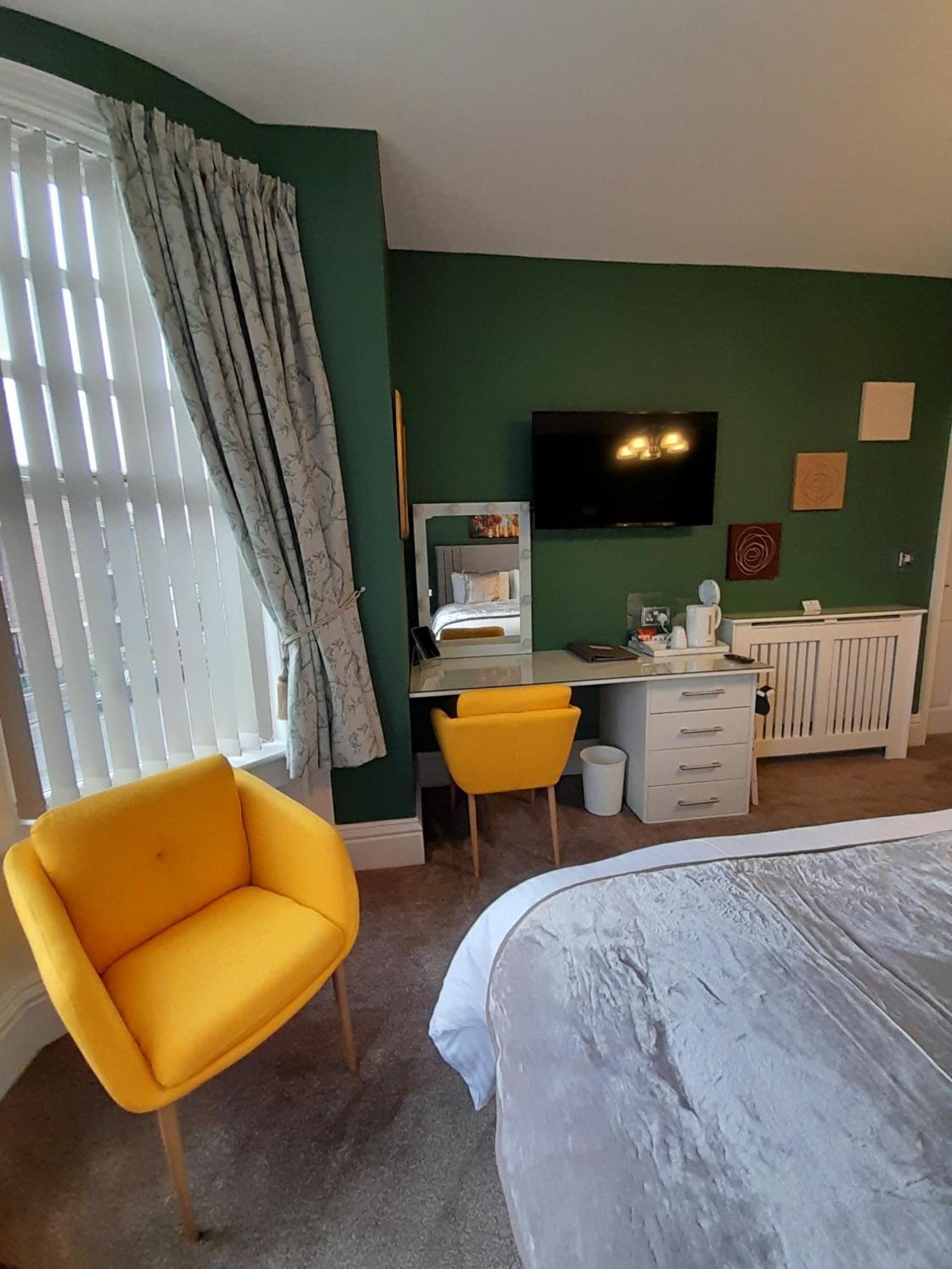 Crescent Lodge Guest House Whitby Room photo