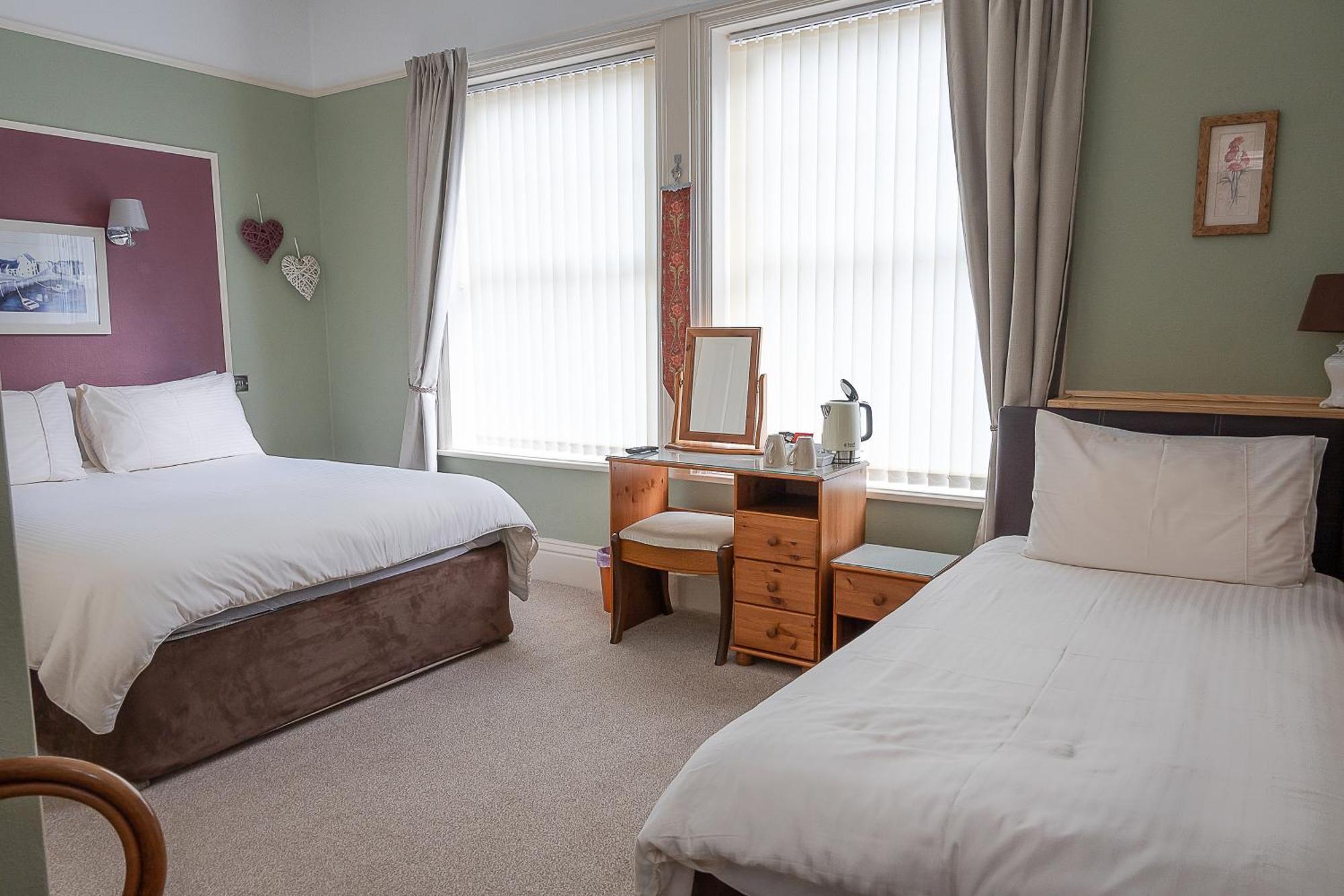 Crescent Lodge Guest House Whitby Room photo